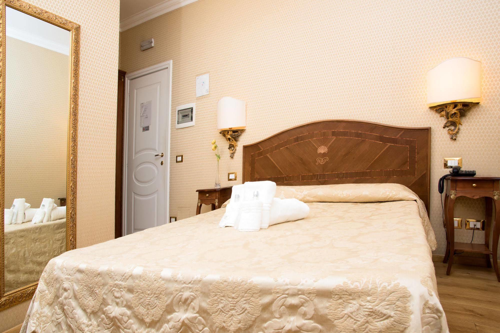 Bq House Trevi Luxury Rooms Rom Exteriör bild